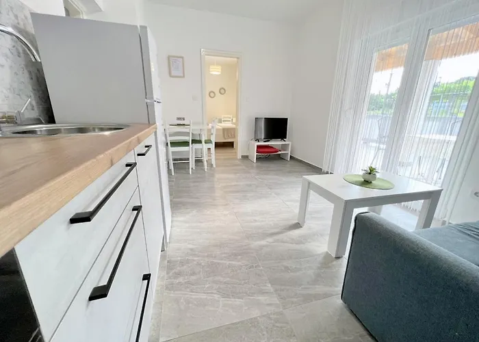Apartmán Evergreen & Pinky Close To The