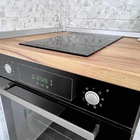 Evergreen & Pinky Close To The Rab Town