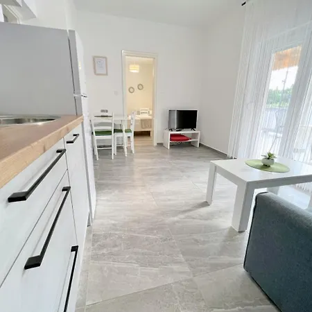 Appartement Evergreen & Pinky Close To The