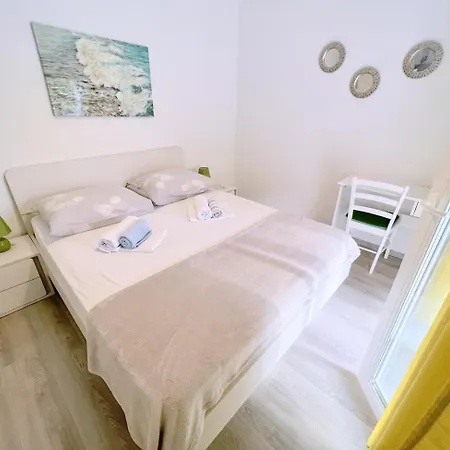 Appartement Evergreen & Pinky Close To The Rab Town