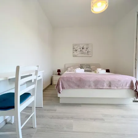 Appartement Evergreen & Pinky Close To The Rab Town