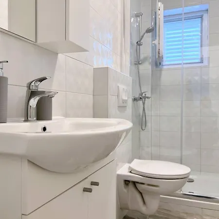 Evergreen & Pinky Close To The Rab Town