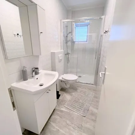 Appartement Evergreen & Pinky Close To The